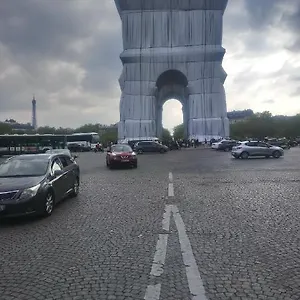 Toureifelchampselysee , Paris France