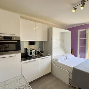  Apartment Riviera Nice: Old Town With Sea View